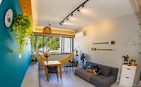 Charming Stay With Mountain Views
